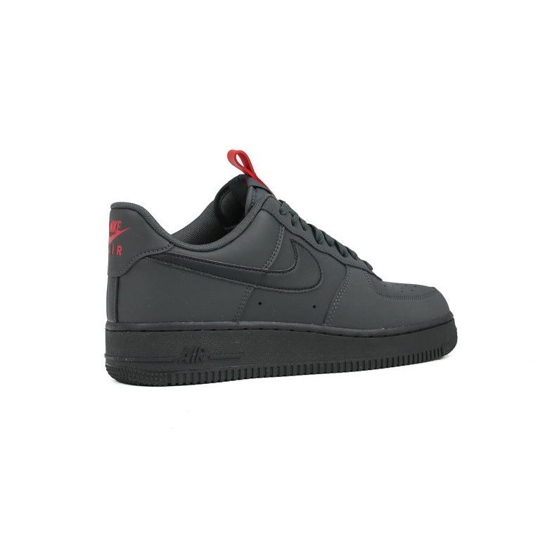 Nike Air Force 1 Low Grigio Antracite con Dettagli Neri e Rossi