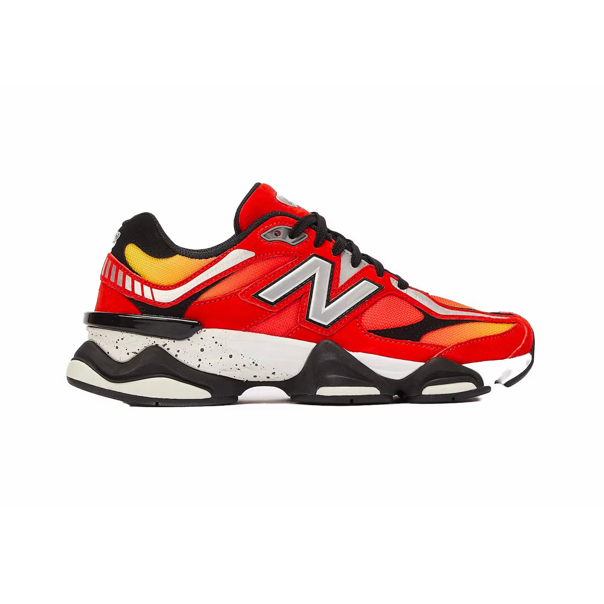 New Balance 9060 Scarpe Uomo Rosse Gialle e Nere Design Futuristico