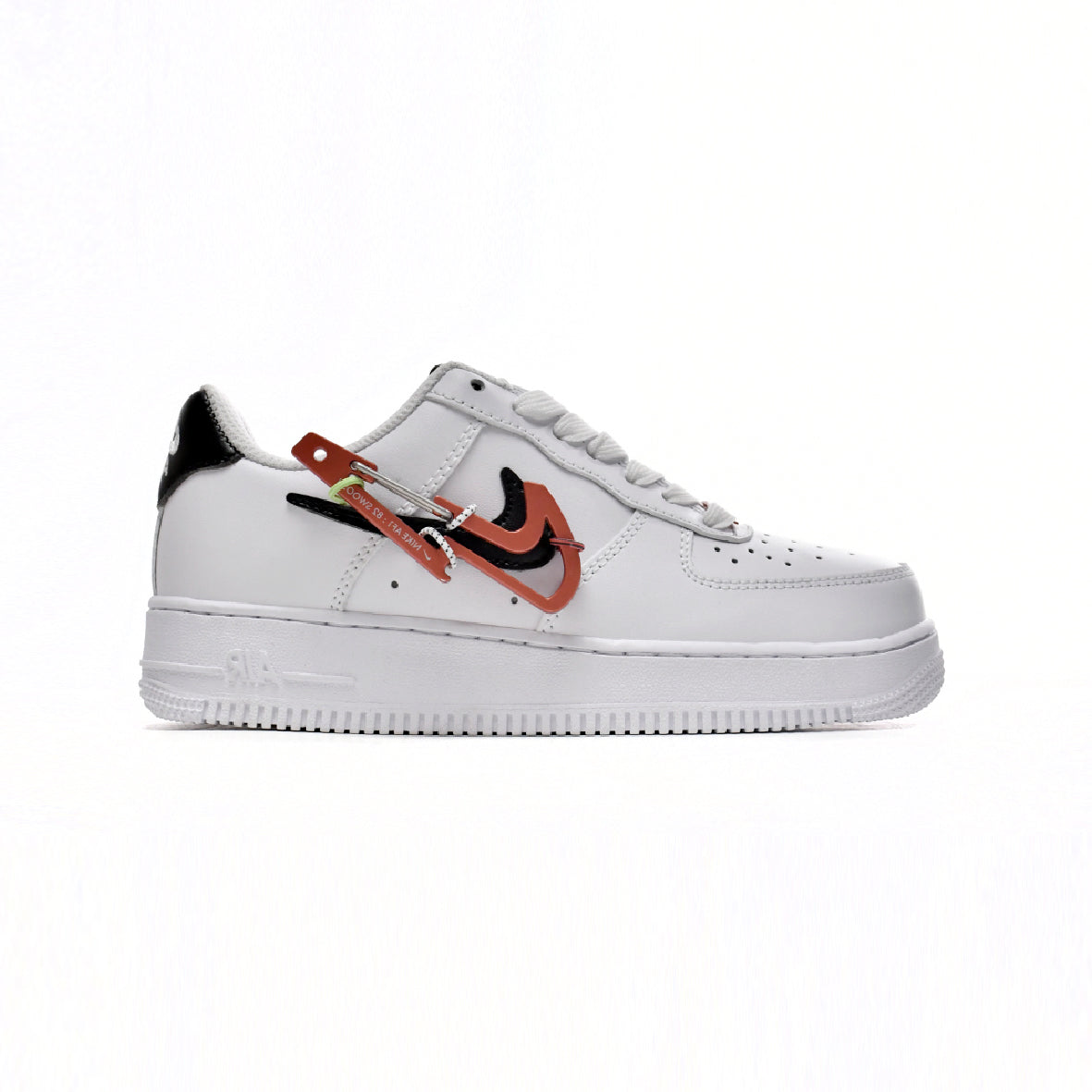 Nike Air Force 1 Low Bianco con Swoosh e Moschettone Rosso